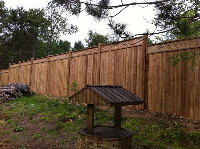 Cedar privacy fence with lattice top